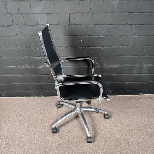 SitLand Of Course / Body Executive Drehstuhl