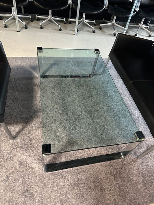 Design-Set: Sofa, Sessel & Glastisch