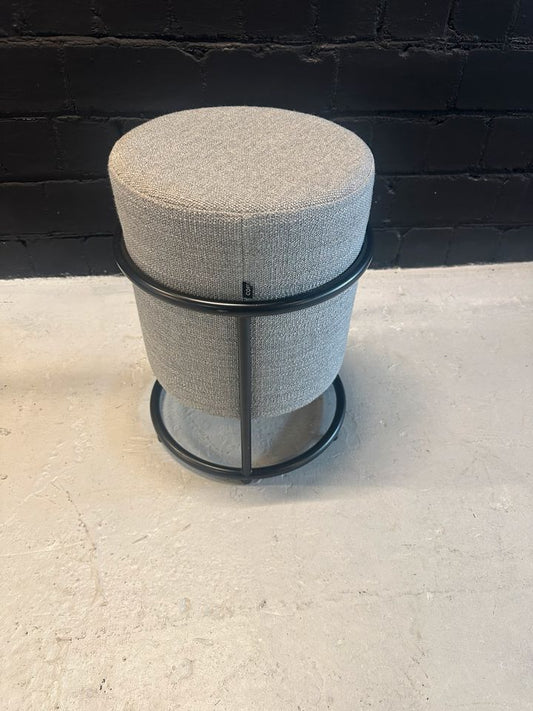 Drop Hocker Hellgrau