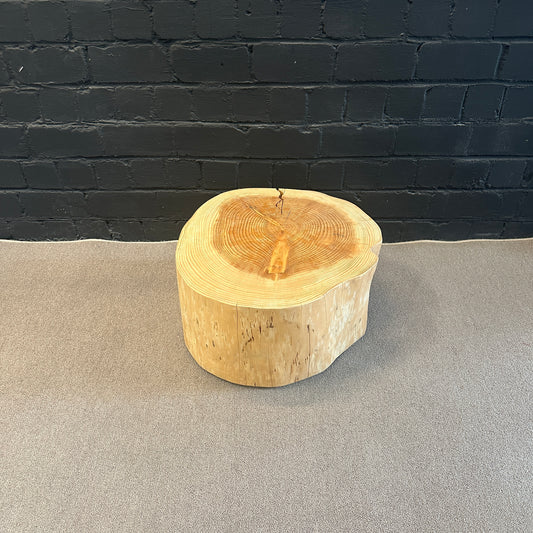 Designer-Hocker / Beistelltisch aus massivem Baumstamm - Made in Italy