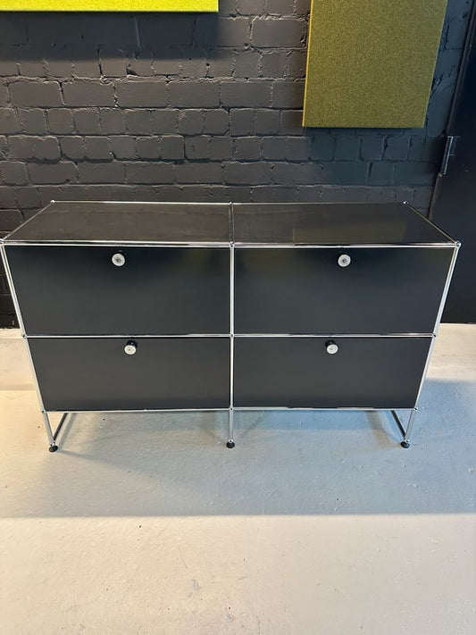 Sideboard Schwarz, 4 Klapptüren, 152×92 cm
