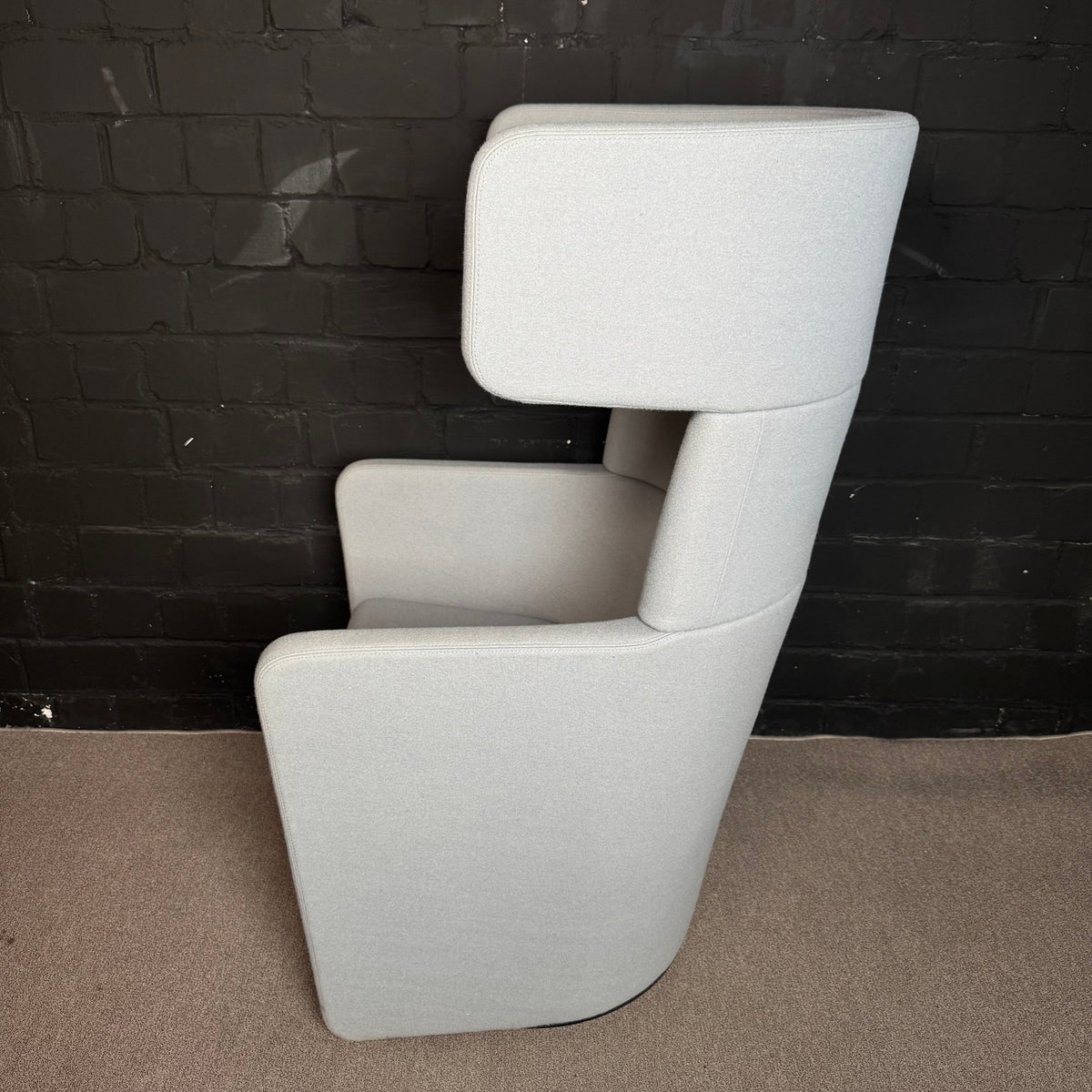 Bene Parcs Wing Chair – Akustik-Ohrensessel in Wolkengrau