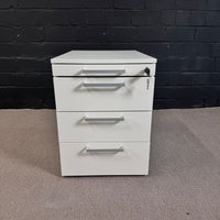 Steelcase Rollcontainer – Abschließbarer Büro-Container in Weiß