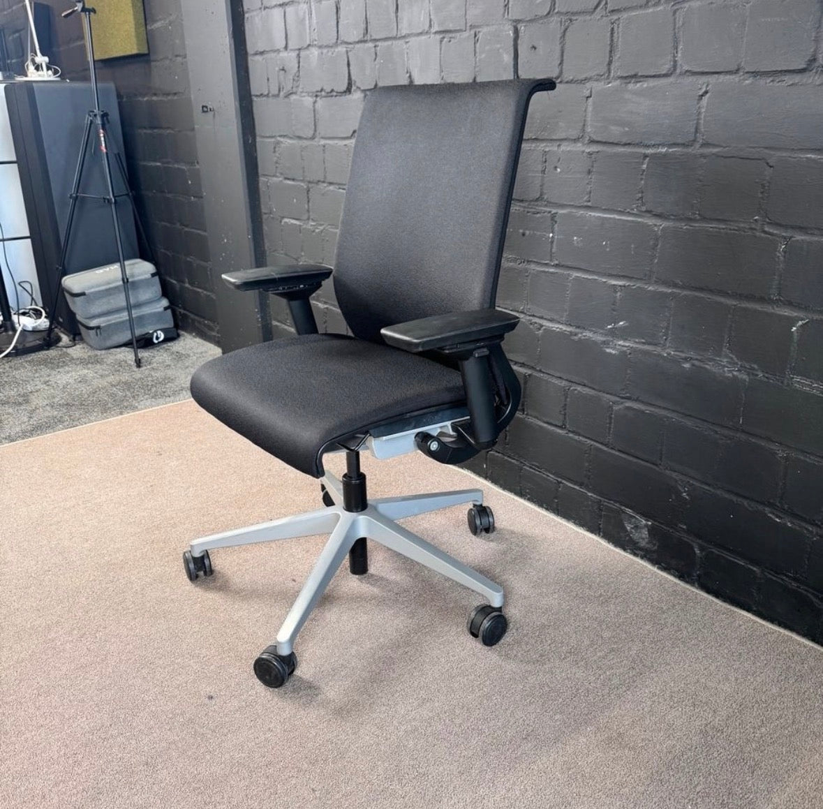 Steelcase Think P465 Work 2 Bürosrehstuhl | 4D Armlehnen | Schwarz