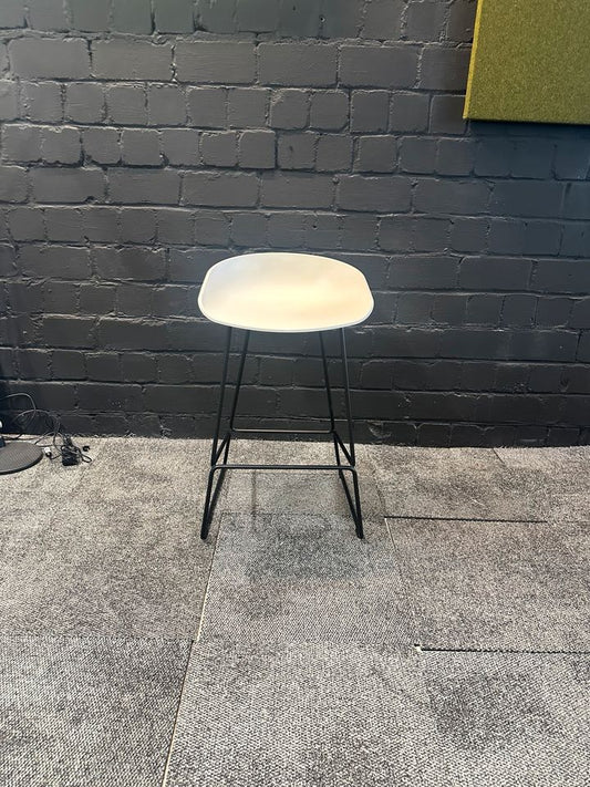 About A Stool AAS 38 Weiß