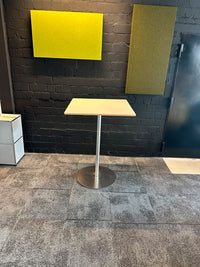 Brio Stehtisch, 80×80 cm, Höhe 110 cm