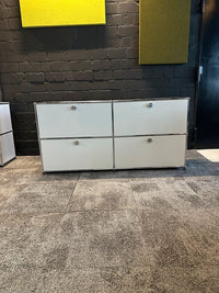 Sideboard Lichtgrau, 4 Klapptüren