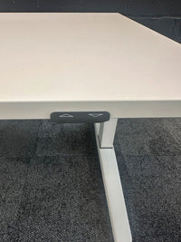 Ology E-Schreibtisch, 180×80 cm, Weiß