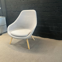 HAY About A Lounge Chair AAL 82 in Grau mit Holzbeinen gebraucht - Ansicht 3