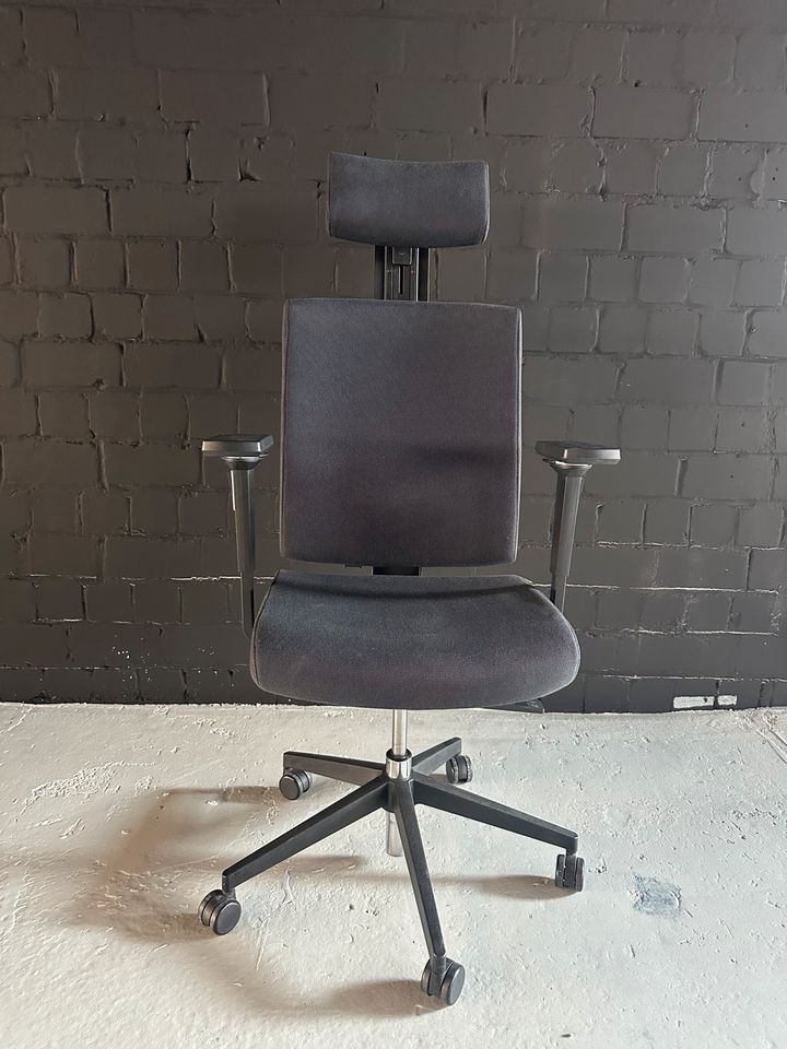 Adjust Bürostuhl mit Kopfstütze
