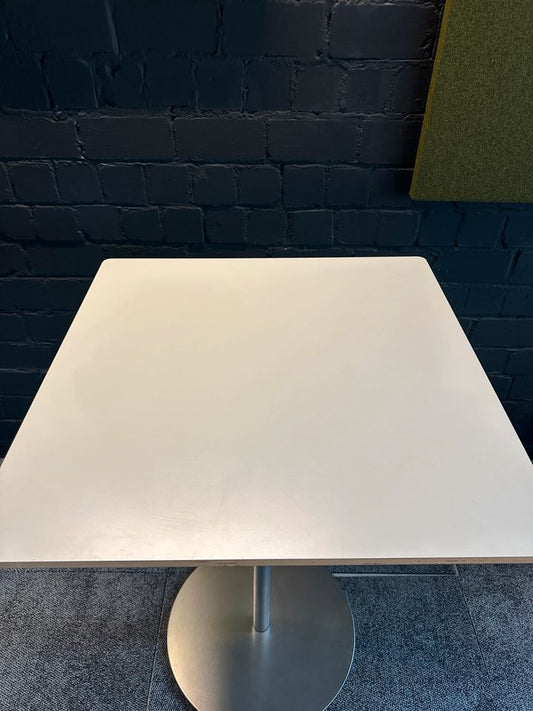 Brio Stehtisch, 80×80 cm, Höhe 110 cm