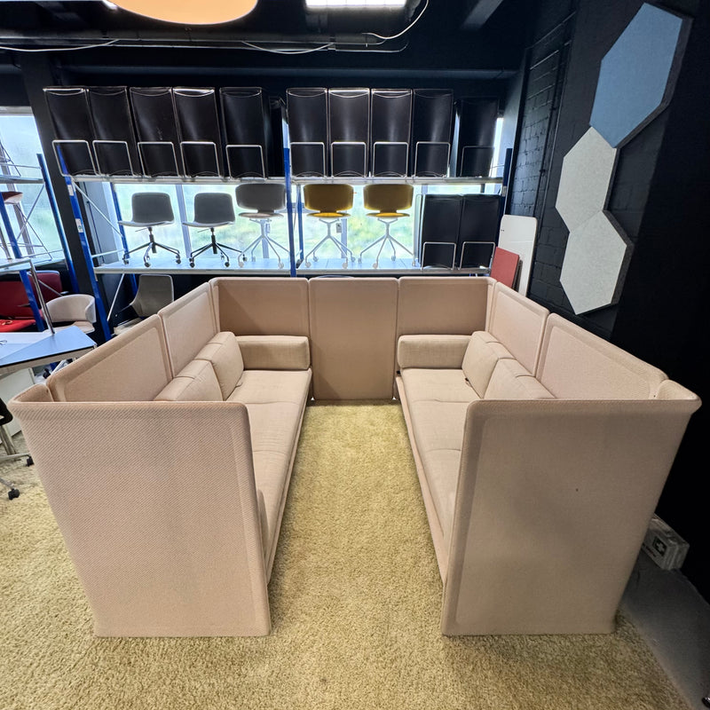 Steelcase Coalesse Lagunitas Doppel-Lounge-System – Zwei verbundene 3-Sitzer mit Akustikwand