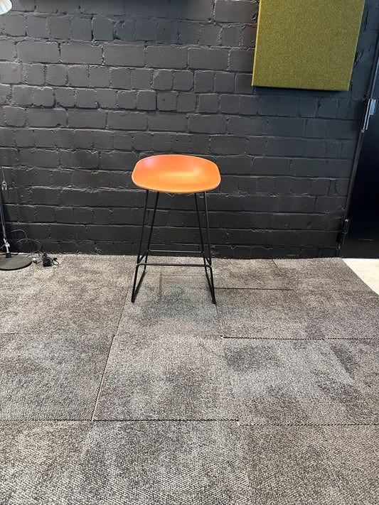 About A Stool AAS 38 Mandarine