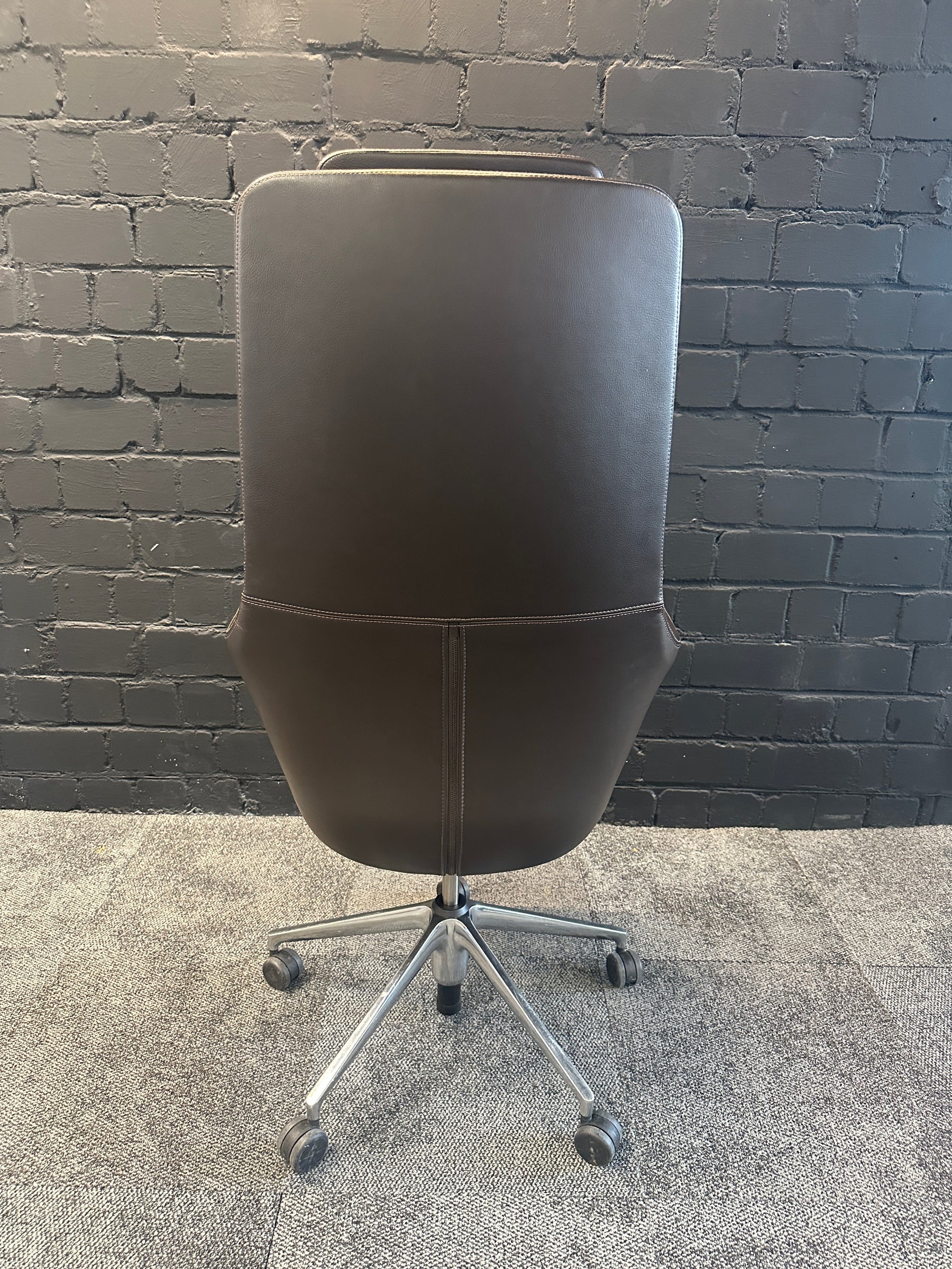 Vitra Grand Executive Highback Bürostuhl braunes Leder gebraucht - Ansicht 4