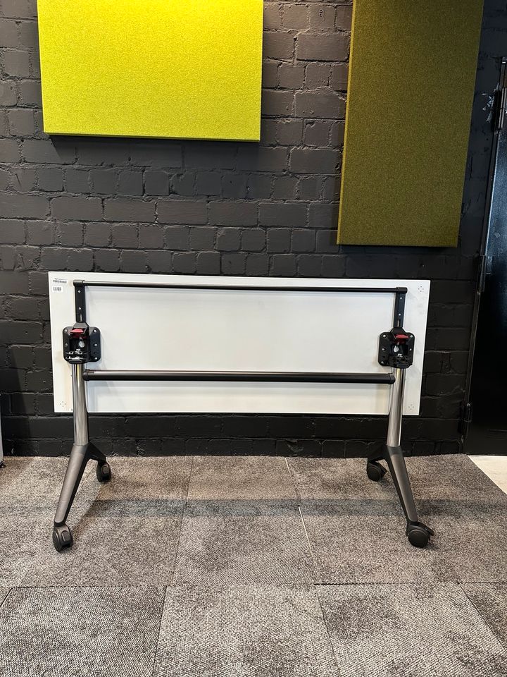 Klapptisch Seminartisch auf Rollen, 160 cm, Weiß/Schwarz