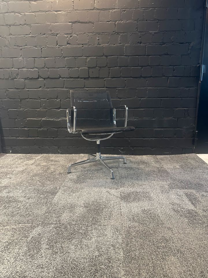 Alu Chair EA 108 Netz Schwarz