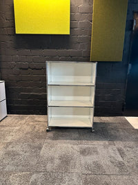 Sideboard Weiß, offen mit Rollen, 77×113 cm