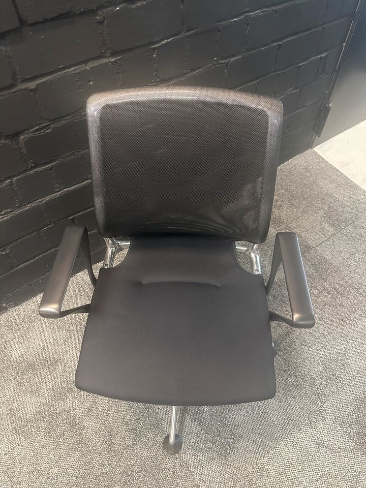 Meda Chair Schwarz