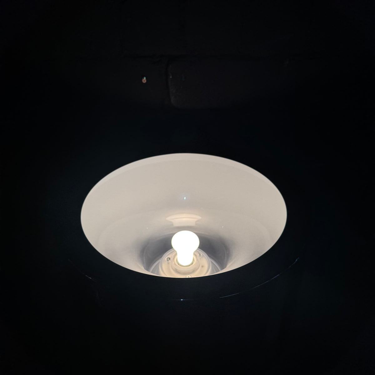Flos Ray Floor 2 – Design-Stehleuchte mit filigranem Chromgestell und schwarzem Schirm