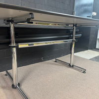 USM Kitos Schreibtisch 175 × 75 cm – Weiß / Chrom