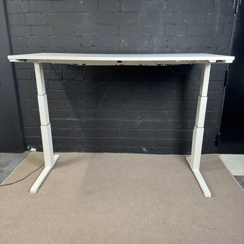 Steelcase elektrisch höhenverstellbarer Schreibtisch 180 x 80 cm – Weiß
