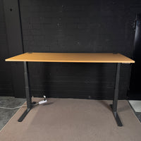 Oelschläger Metalltechnik (OMT) / Elektrisch höhenverstellbarer Steh-Sitz-Schreibtisch
