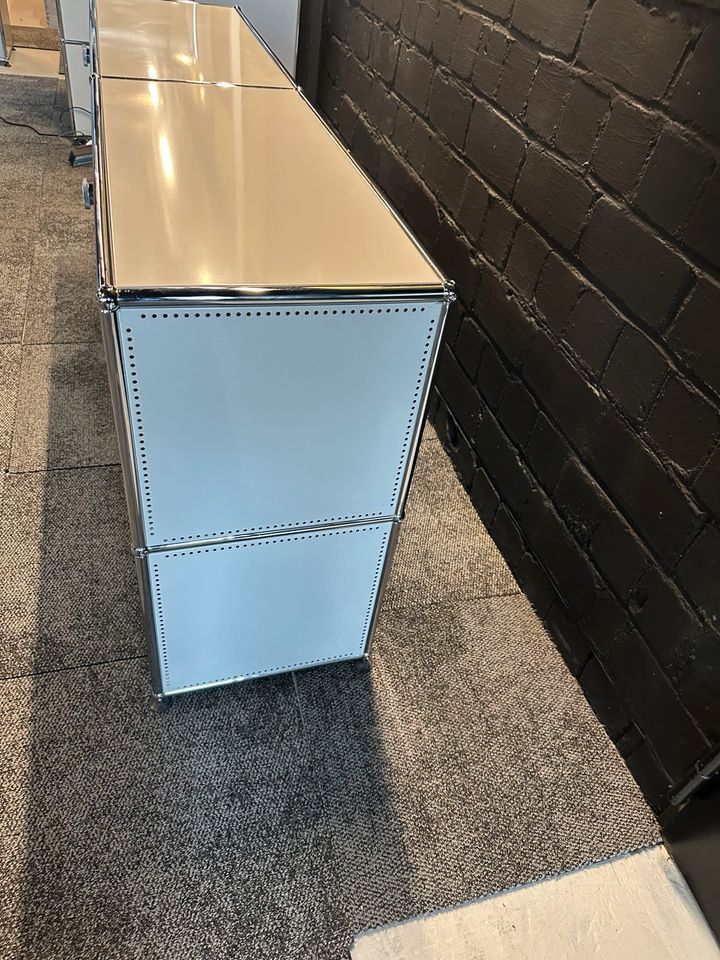 Sideboard Lichtgrau, 4 Klapptüren