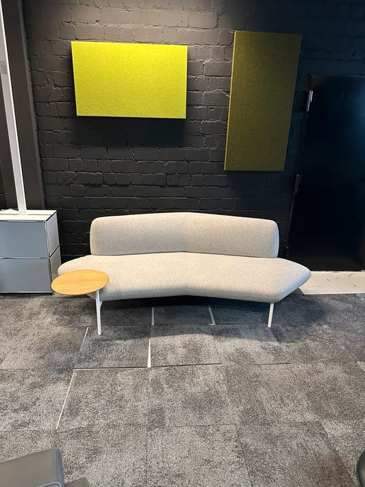 Openest Feather Sofa mit drehbarem Tisch