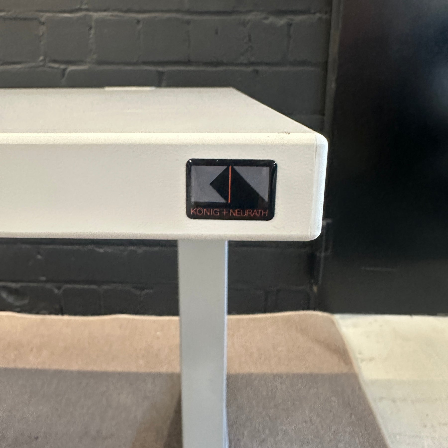 höhenverstellbarer Schreibtisch