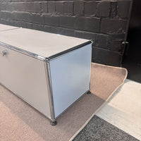 USM Haller Sideboard, Mattsilber, 3 Klappen