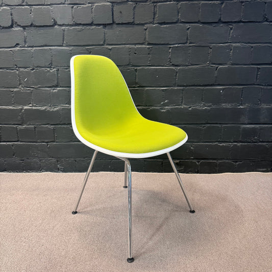Vitra Eames Plastic Side Chair DSX Vollpolster Besucherstuhl