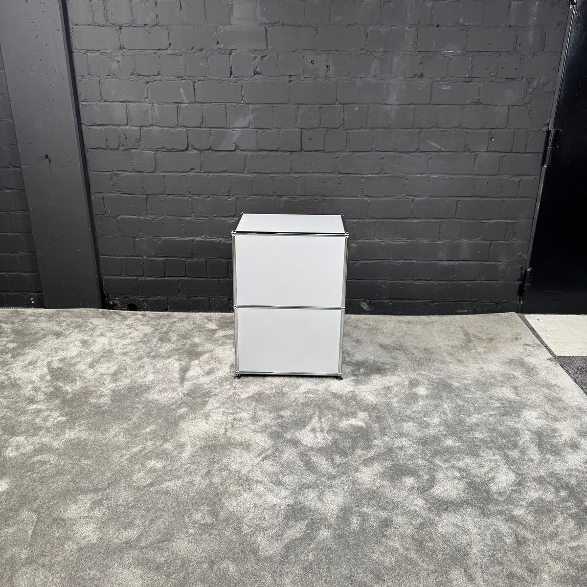 USM Haller Design Sideboard / Beistellschrank – Mattsilber – 52 × 37 × 47 cm
