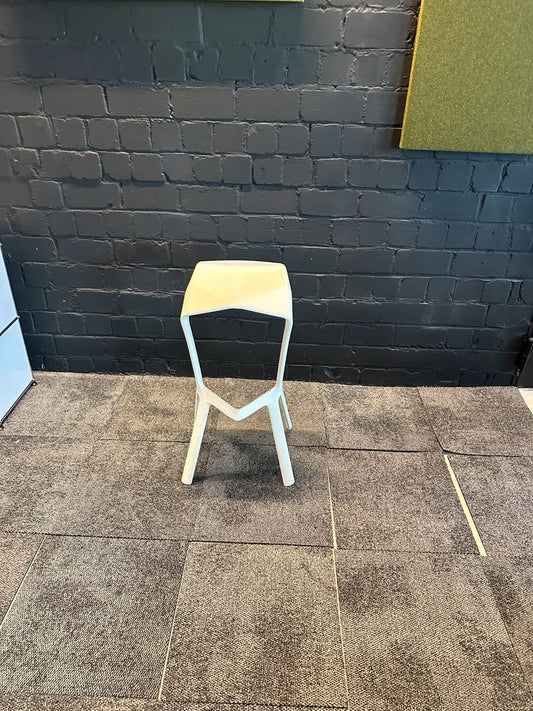 Miura Barhocker Weiß