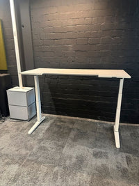 Ology E-Schreibtisch, 180×80 cm, Weiß