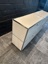Sideboard Lichtgrau, 4 Klapptüren
