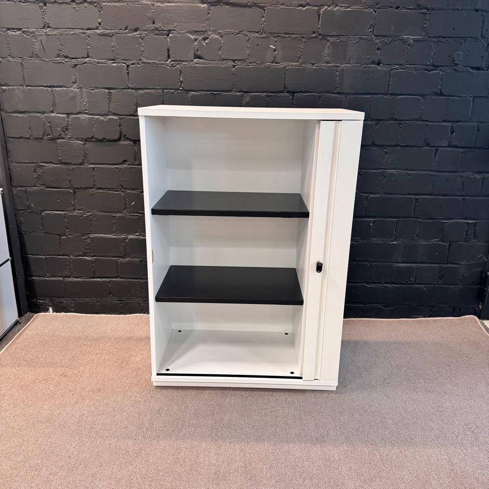 Kinnarps Sideboard 3 OH Weiß mit Rollladentür
