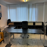 CEO Arbeitsplatz-Paket – USM Haller Eckschreibtisch + Vitra ID Trim L Executive-Stuhl
