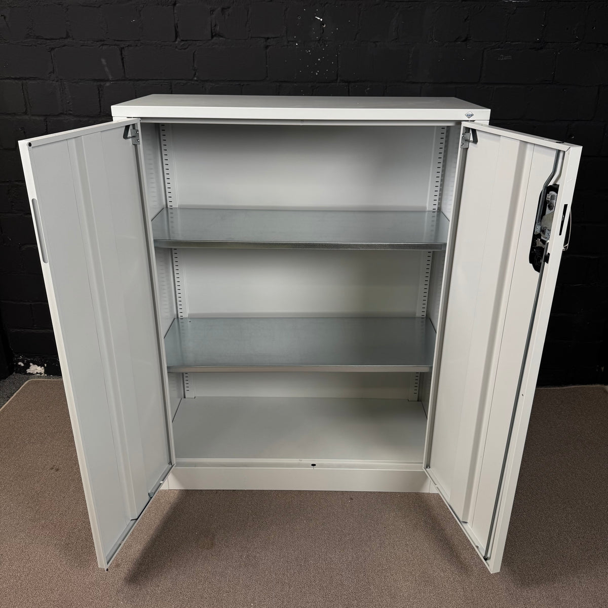 DENIOS C+P Flügeltürenschrank Acurado, als Beistellschrank, 120 x 50 x 100 cm, lichtgrau