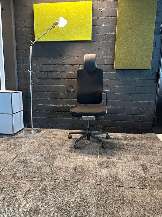 Headline Bürodrehstuhl mit Lederkopfstütze