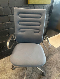 Vitra AC4 Bürodrehstuhl in Blau gebraucht - Ansicht 2