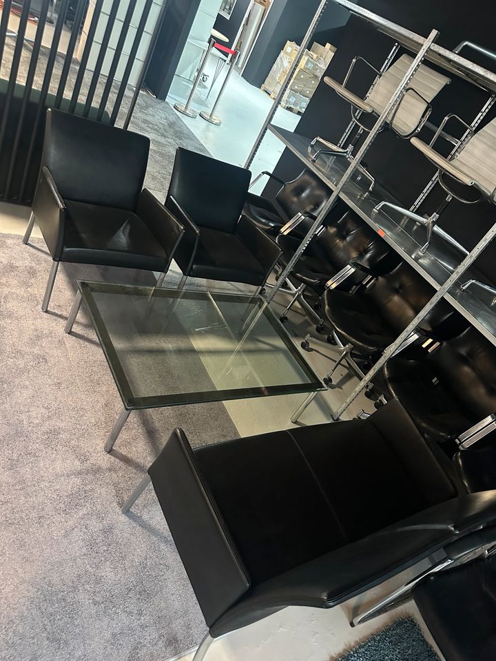 Design-Set: Sofa, Sessel & Glastisch