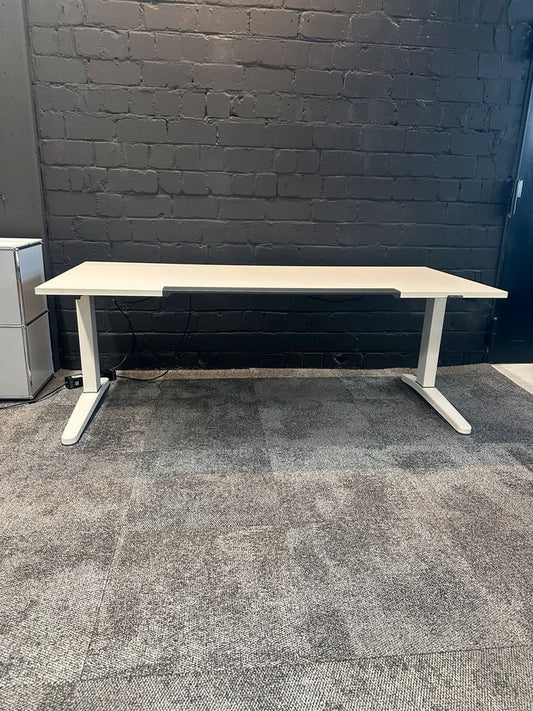 Ology E-Schreibtisch, 180×80 cm, Weiß