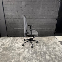 LÖFFLER Ergonomischer Bürodrehstuhl – Grau – Höhenverstellbar – Mit Armlehnen