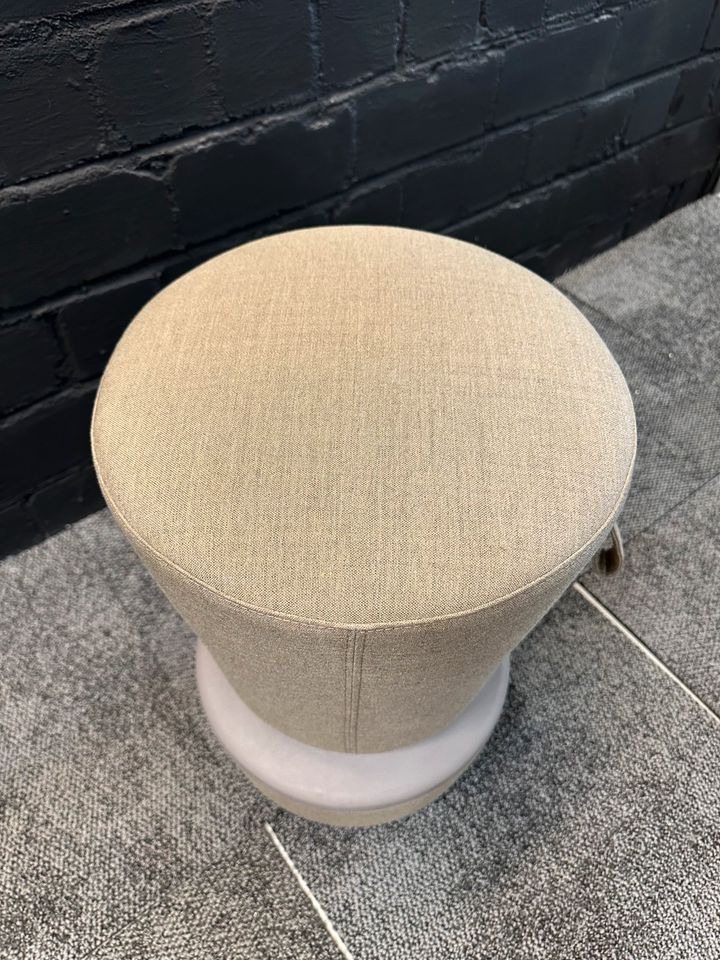 Hocker höhenverstellbar