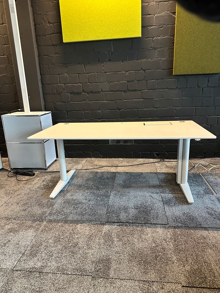 Tyde E-Tisch, 160×80 cm, mit Tolomeo LED-Leuchte