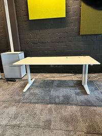 Tyde E-Tisch, 160×80 cm, mit Tolomeo LED-Leuchte