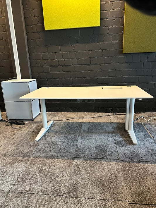 Tyde E-Tisch, 160×80 cm, mit Tolomeo LED-Leuchte