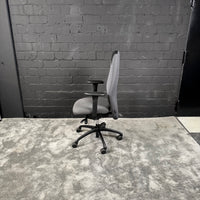 LÖFFLER Ergonomischer Bürodrehstuhl – Grau – Höhenverstellbar – Mit Armlehnen
