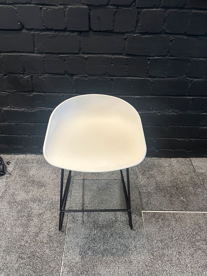 About A Stool AAS 38 Weiß