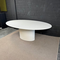 Arco Konferenztisch oval – 210 × 128 cm – Weiß – Design Besprechungstisch